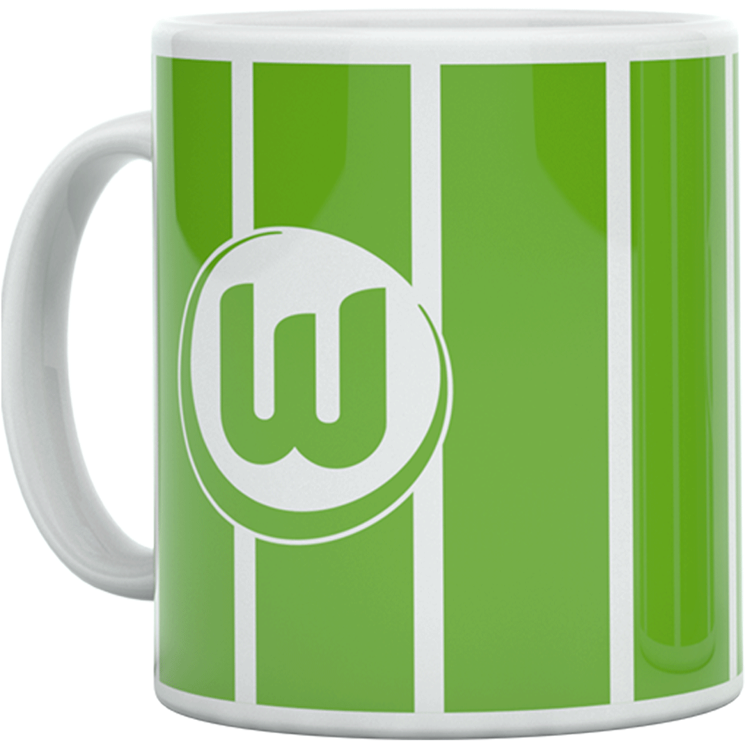 Das Foto zeigt eine Keramiktasse vom VfL Wolfsburg mit grünen Streifen und Logoaufdruck.