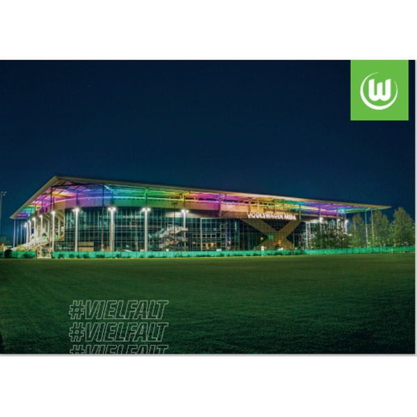 Das Foto zeigt eine Postkarte vom VfL Wolfsburg mit dem Schriftzug "Vielfalt".
