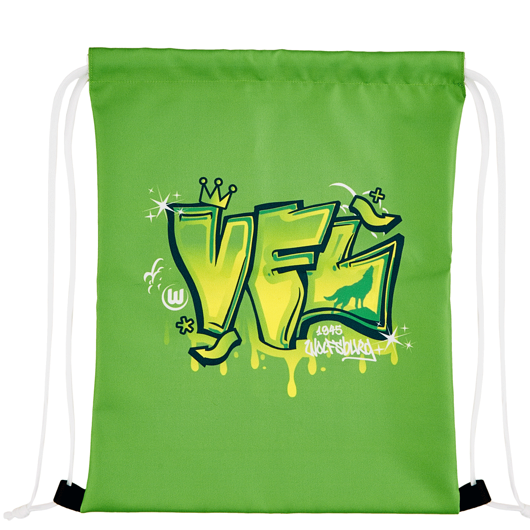Das Foto zeigt einen grünen Turnbeutel mit VfL-Wolfsburg Logo im Graffiti-Stil.